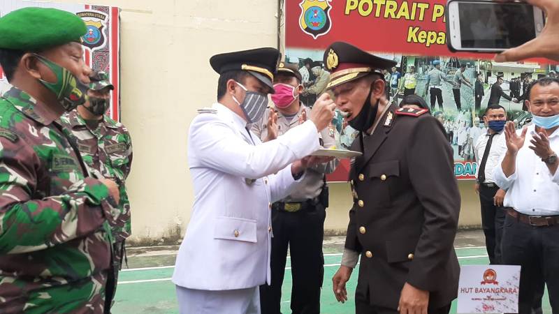 HUT Bhayangkara ke-74 Tahun 2020 , Kapolsek Medan Timur Mendapat Kejutan dari Muspika Kecamatan