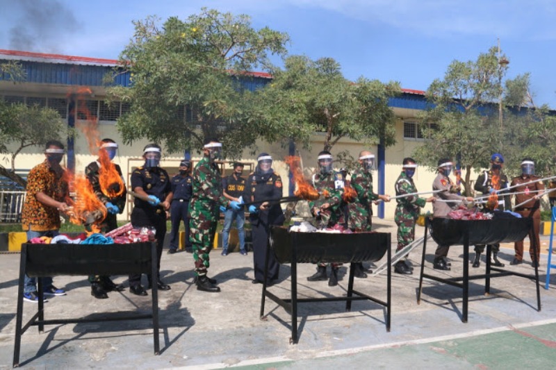 Barang Bukti Tangkapan Senilai 3,2 Milyar Rupiah Dimusnahkan