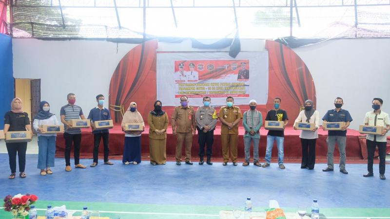 Polres Tanjungbalai Hadiri Penyerahan Sembako Kemenparekraf Kepada Warga