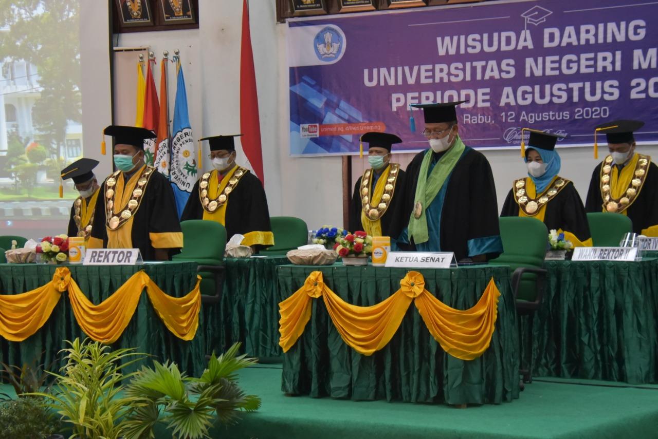Rektor Wisuda 812 Lulusan Unimed Secara Daring