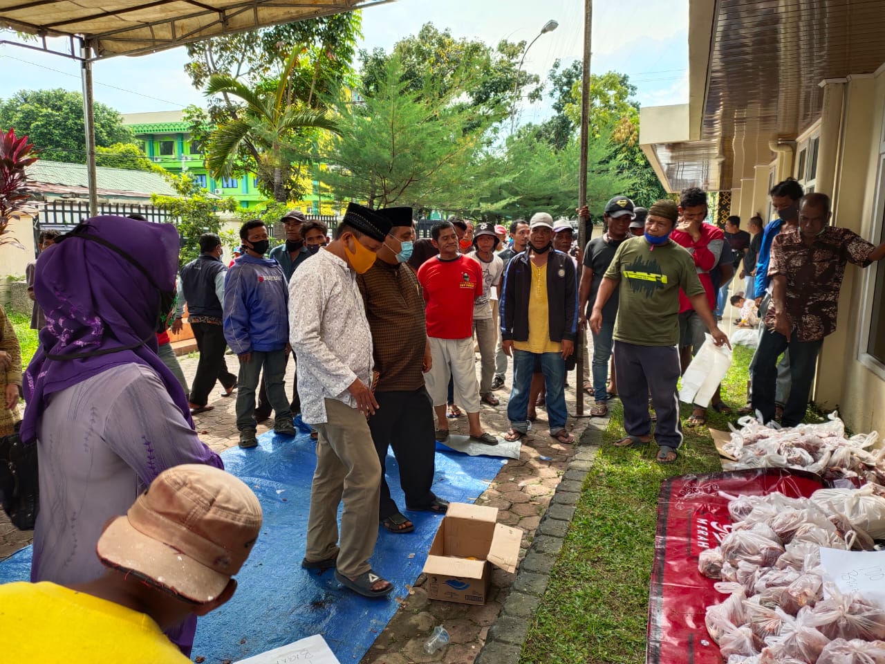 Sembelih 10 Hewan Kurban, PWI Bagikan 450 Bungkus  kepada Anggota dan Masyarakat