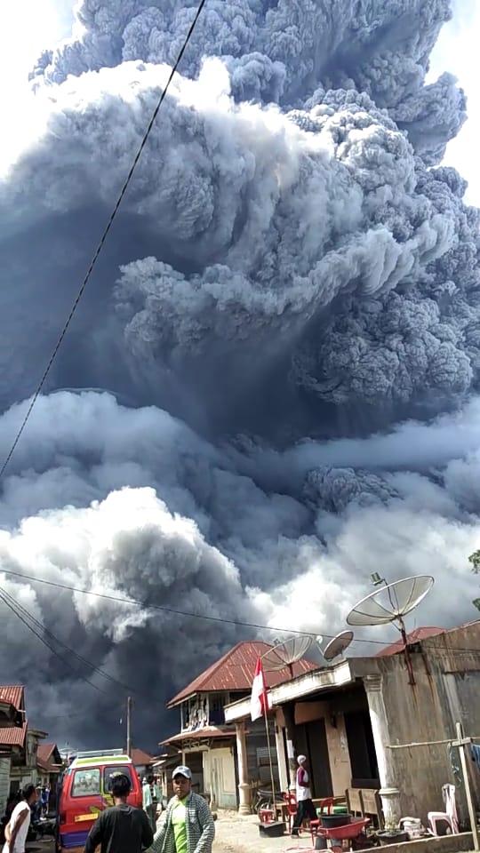 Sinabung kembali meletus, Radius 5 Km