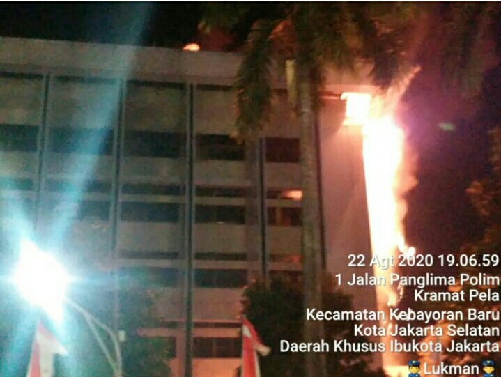 Gedung Kantor Kejagung Terbakar, 5 Unit Mobil Pemadam Dikerahkan
