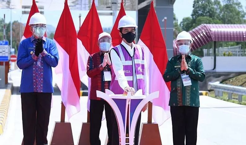 Presiden Jokowi Resmikan Jalan Tol Pertama di Aceh
