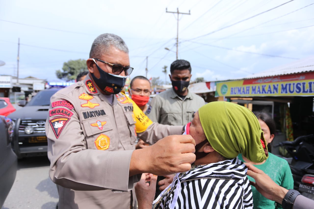 Kapolda Sumut Himbau Masyarakat Tak Memasuki Zona Merah Sinabung, Bantu Logistik dan Siapkan Watercanon