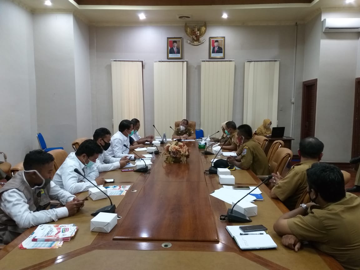 Pemkab DS Realisasikan Pemasangan Jaringan Listrik di Naga Timbul