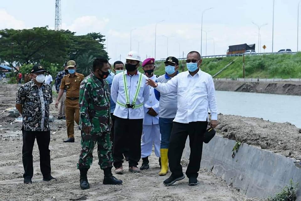 Akhyar Tinjau Pembangunan Waduk di Medan Deli