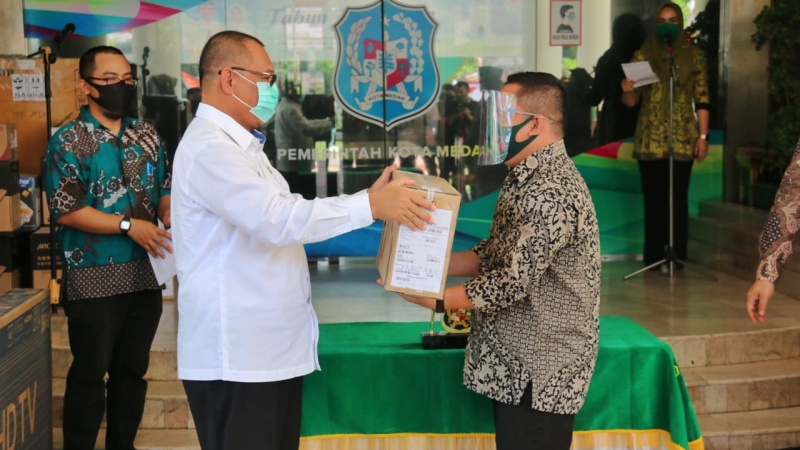 Jelang Pendaftaran Balon  Wali Kota Medan,  Akhyar Nasution Serahkan Bantuan ke KPU dan Bawaslu