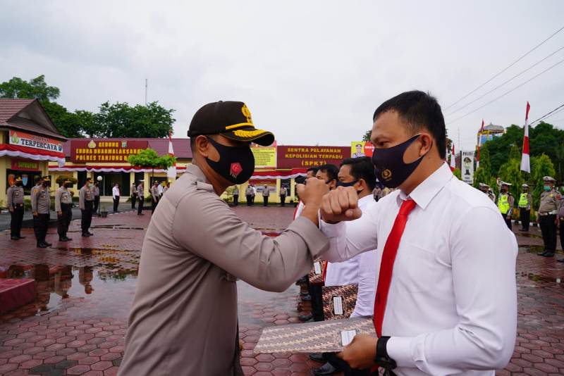 Ungkap Kasus Narkotika Personil Polres Tanjung Dapat Reward dari Kapolres-AKBP Putu Yudha : Jangan Ada Beban dan Tetap Laksanakan Tugas dengan Ikhlas