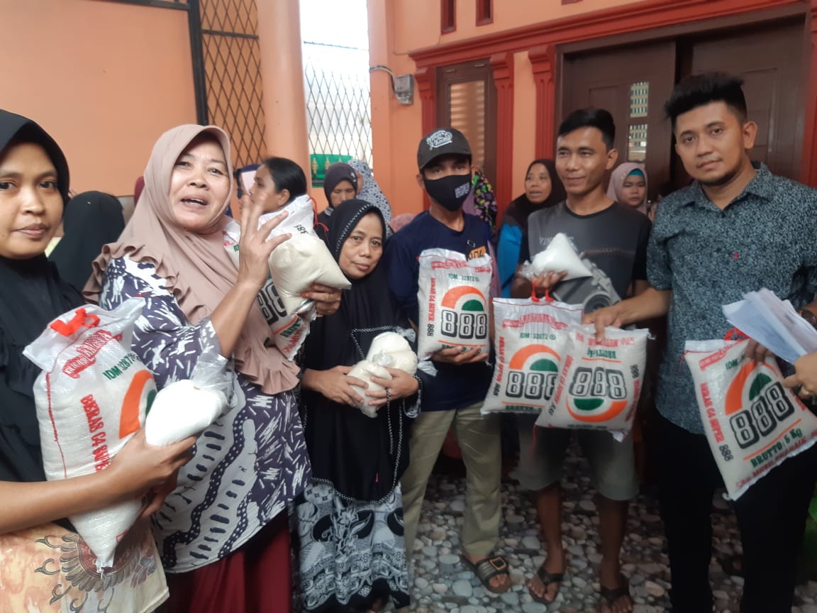 Berbagi 5000 Paket Sembako Kepada Masyarakat, Ibnu : Terima Kasih Atas Bantuan Dermawan