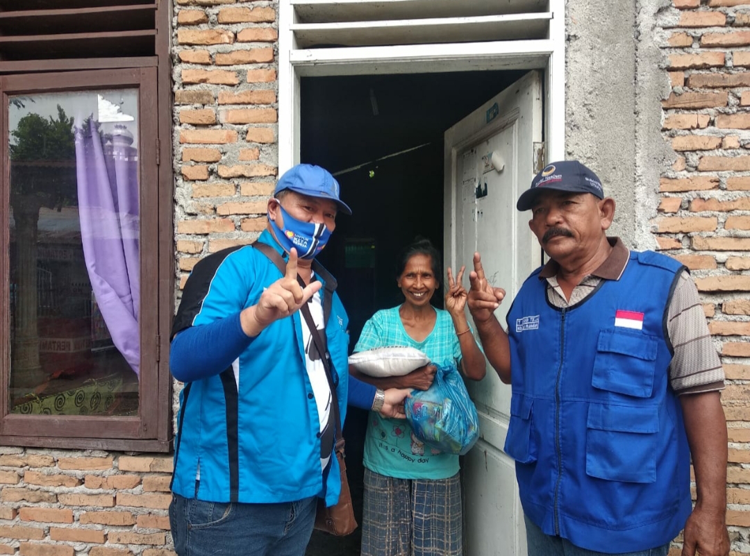 Sambut Hari Pahlawan dan Depavali, Komunitas Satu Hati Bagikan Sembako ke Umat Hindu