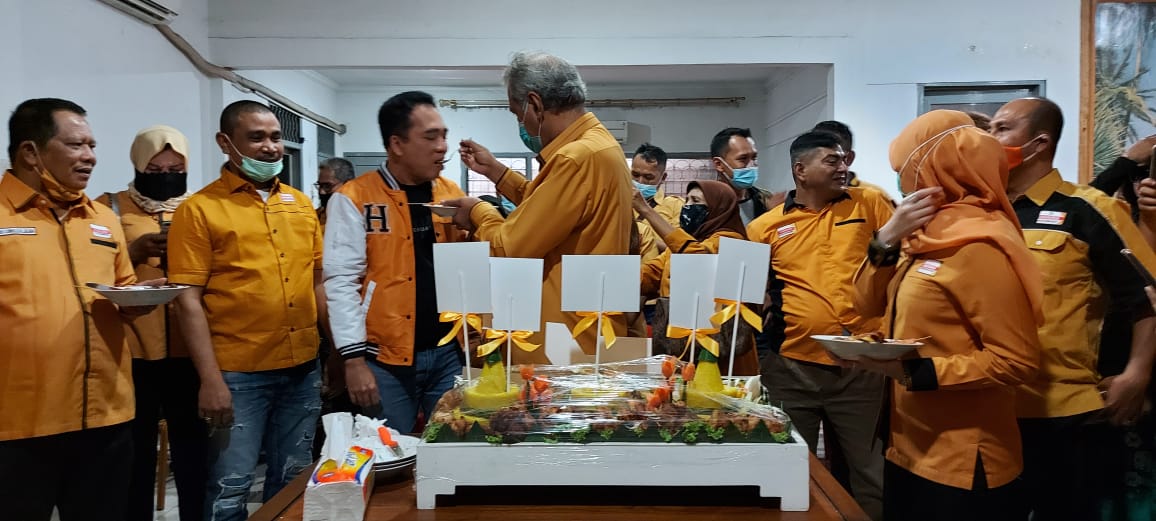 HUT ke 14 Partai Hanura Sumut 1.000 Paket Sembako, Kodrat Shah Ajak Kader Besarkan Partai 