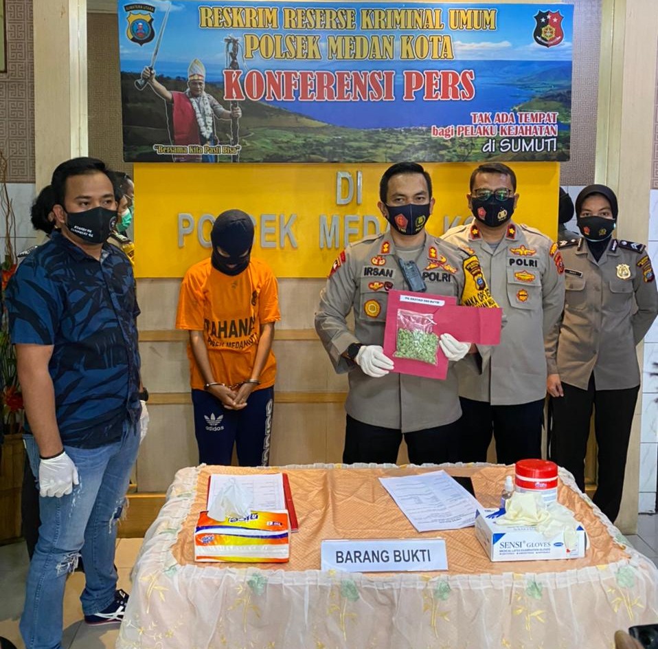 Tekab Polsek Medan Kota Ringkus Kurir 400 Butir Pil Ekstasi