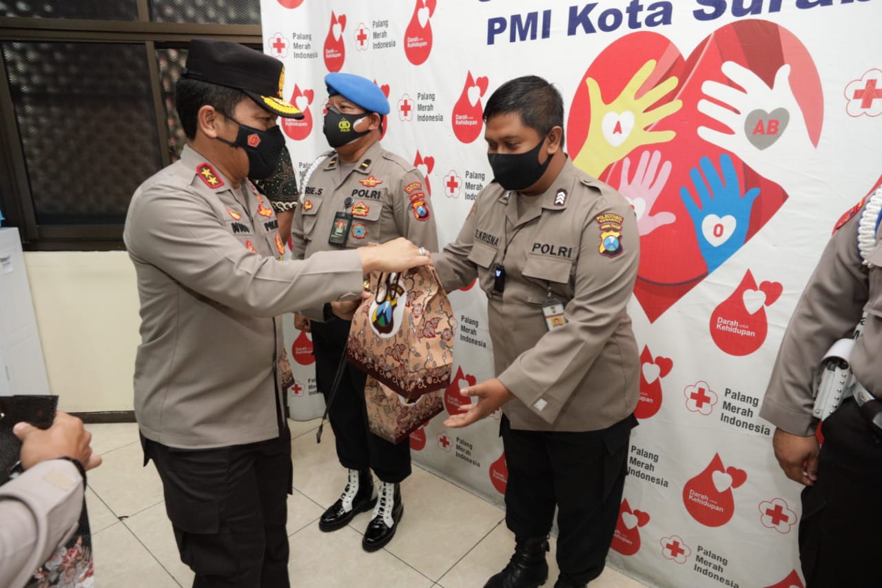 Ini Dia Aksi kemanusiaan, Kapolda Jatim  Pengecekan Anggota Polda dan  Donor Plasma Konvalesen
