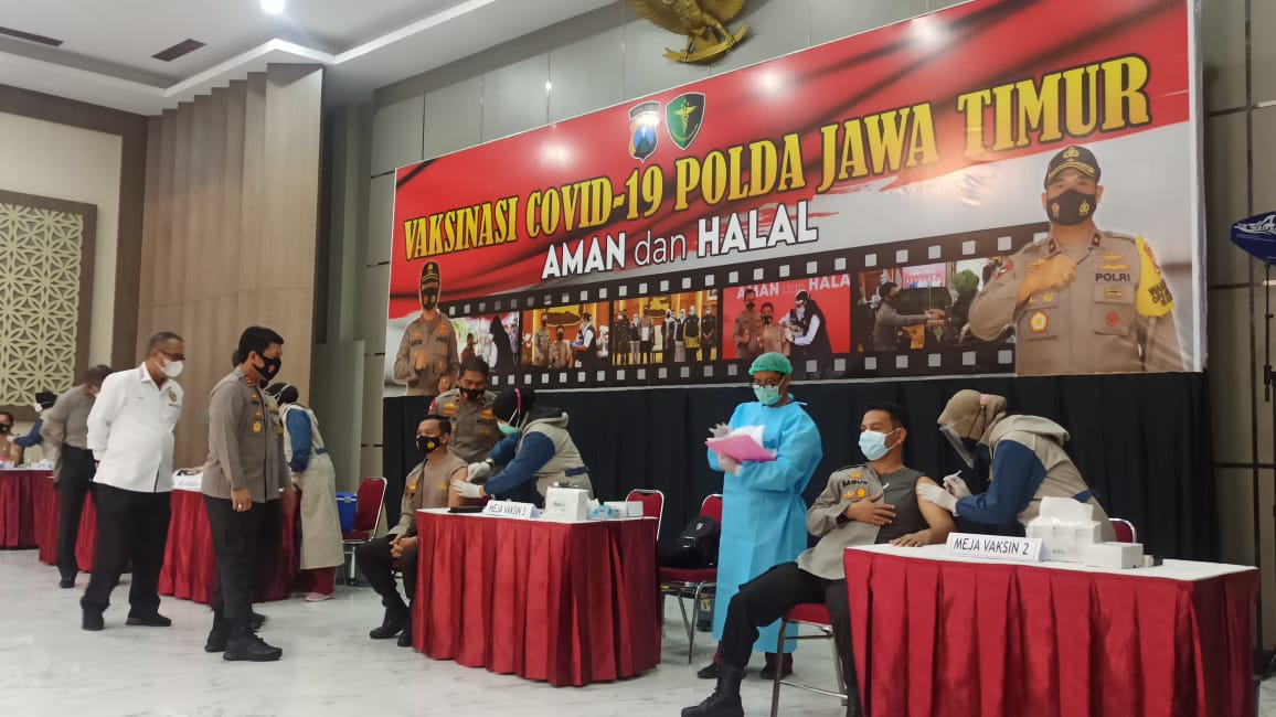Polisi Dan Kiai Gelar Vaksinasi, Tingkatkan Herd Immunity Di Jawa Timur