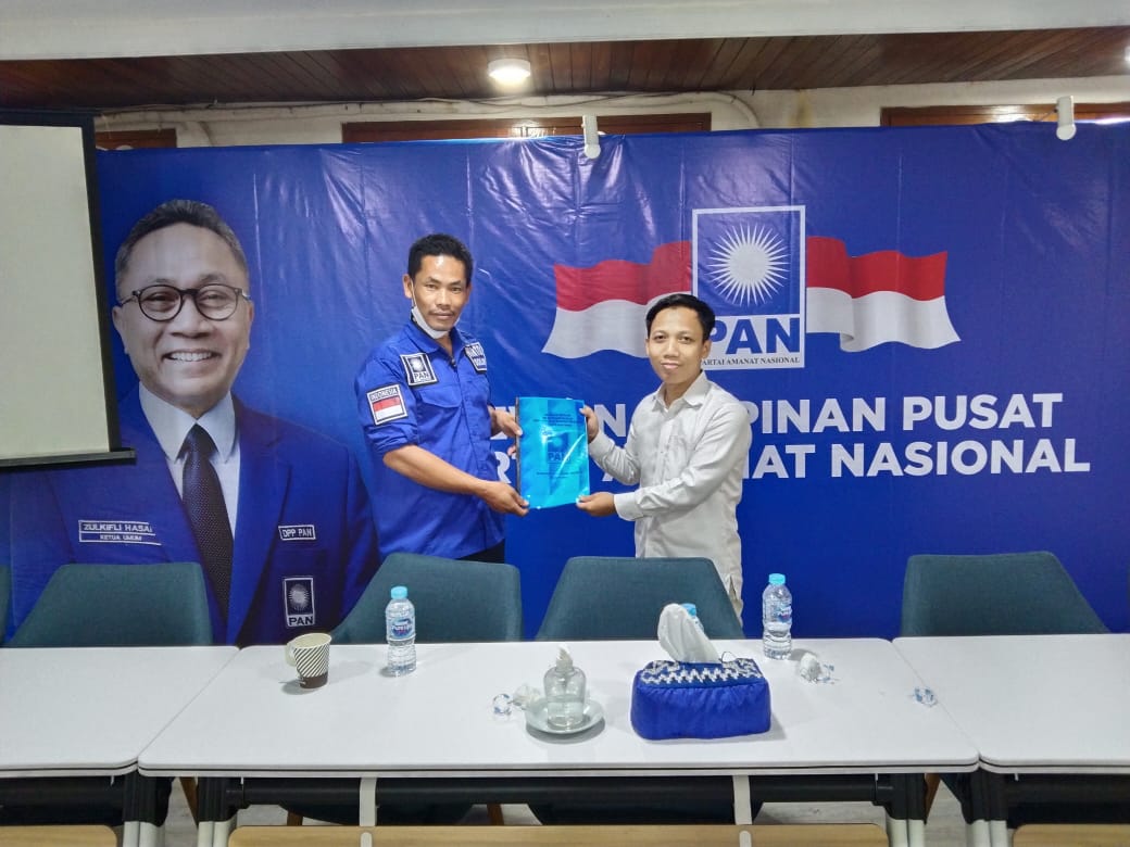 Zulkifli Hasan Serahkan Mandat ke Rinto Solin Sebagai Ketua DPD-PAN Pakpak Bharat