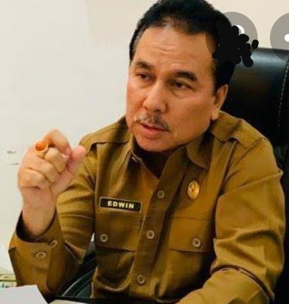 Walkot Bobby Copot Edwin dari Jabatan Kadinkes Medan