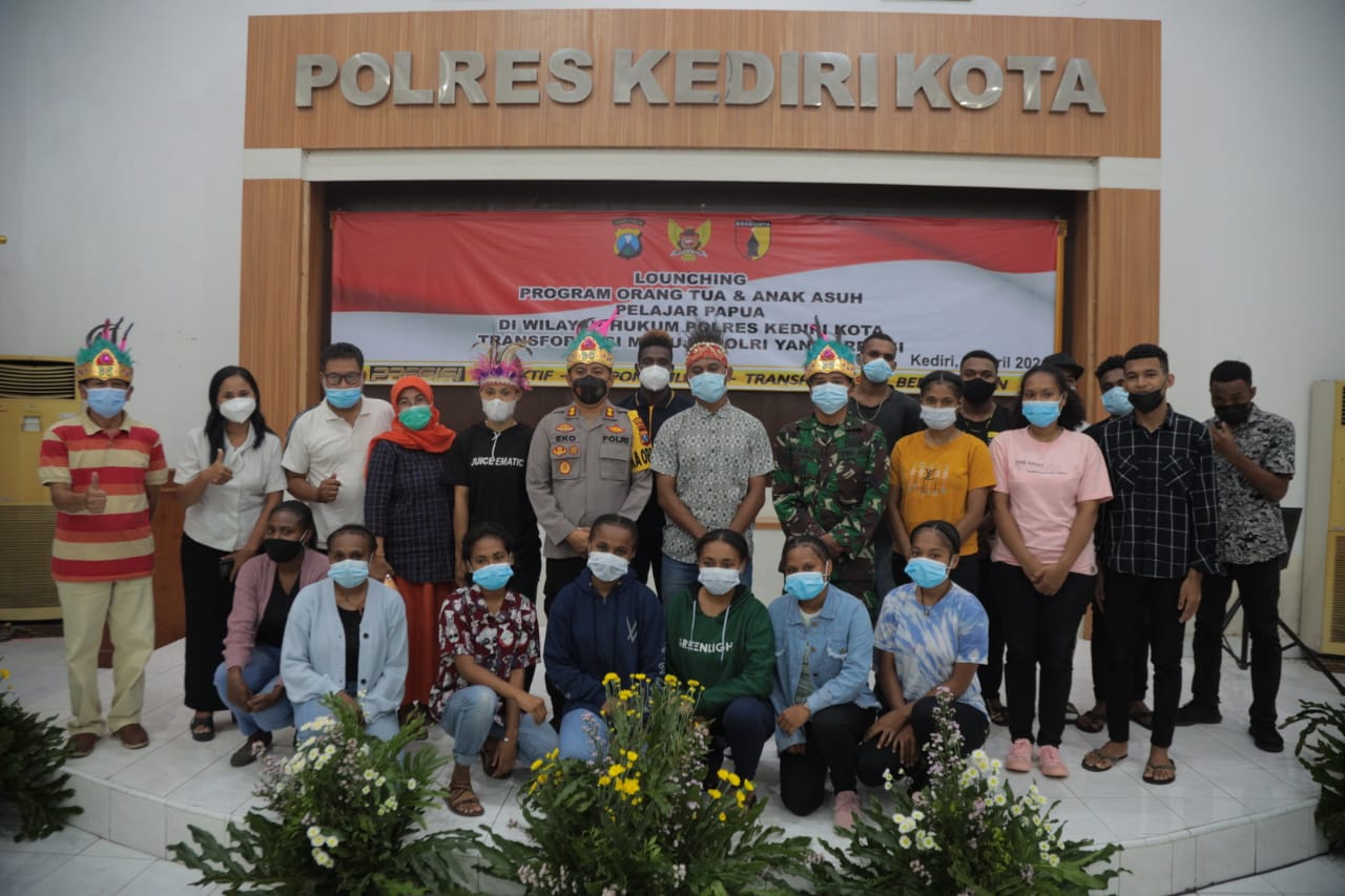 Launcing Orang Tua dan Anak Asuh Pelajar Papua