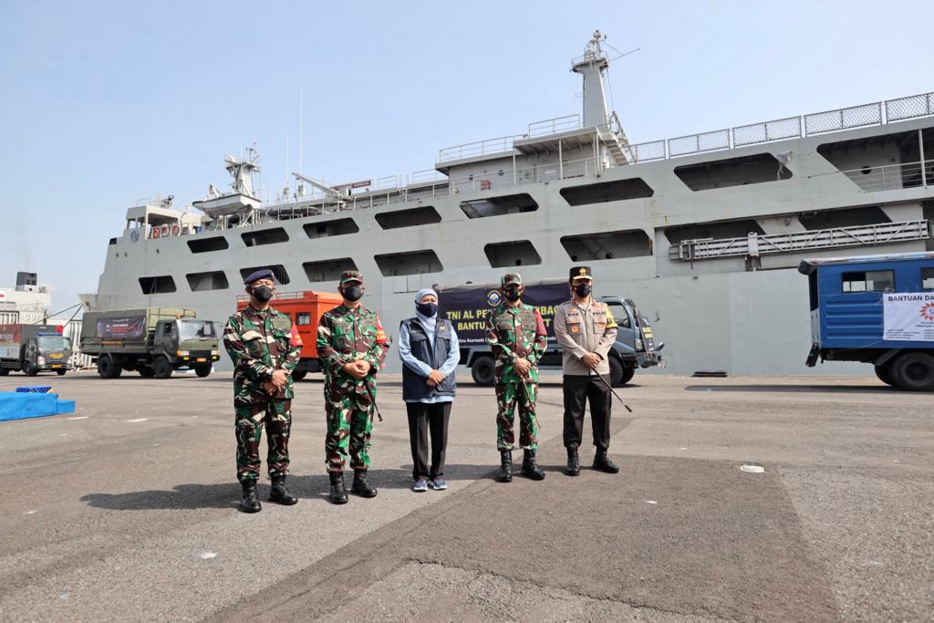 Kapolda Jatim :  Pelepasan KRI Tanjung Kambani-971 untuk Penanggulangan Bencana di Flores NTT