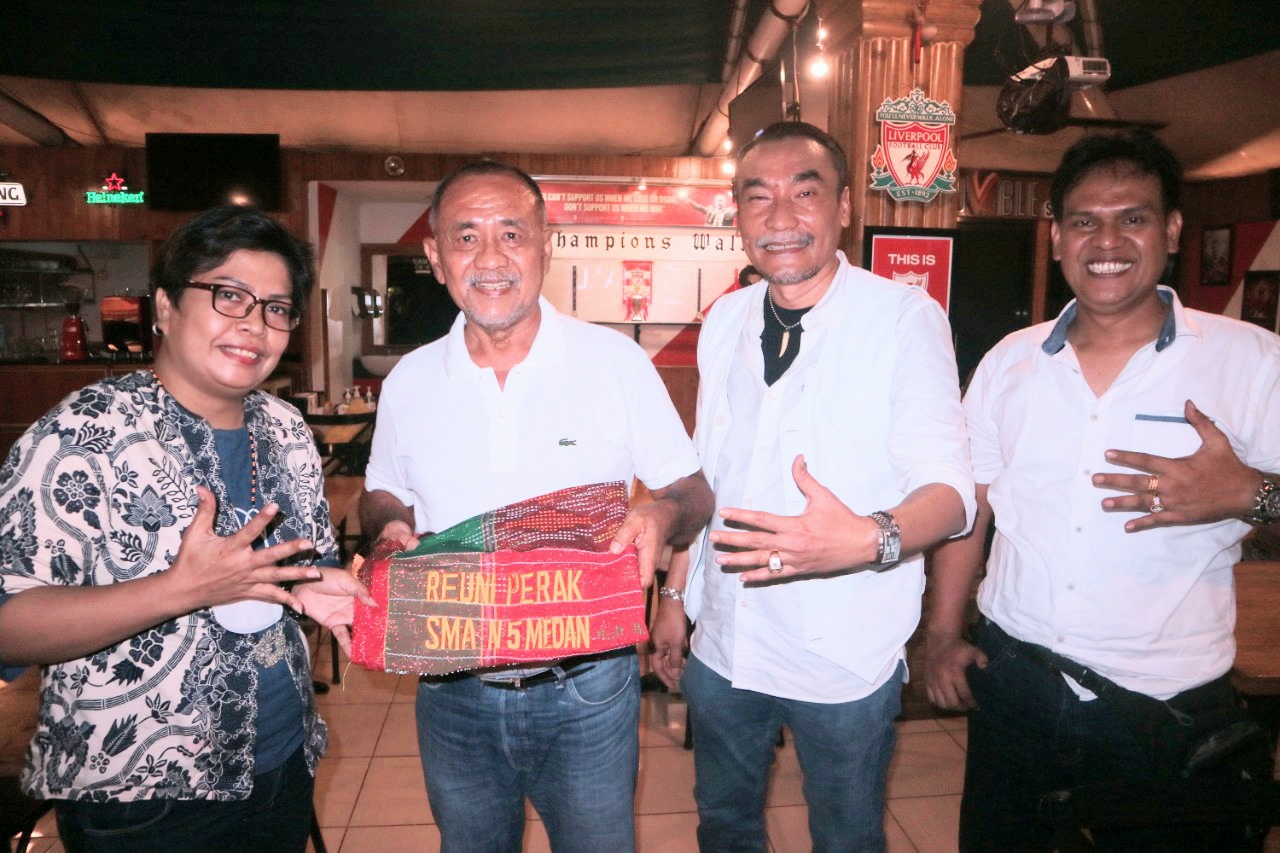 Badia Raja Manurung Dikukuhkan Menjadi Penasehat Reuni Perak SMAN 5 Medan’ 96