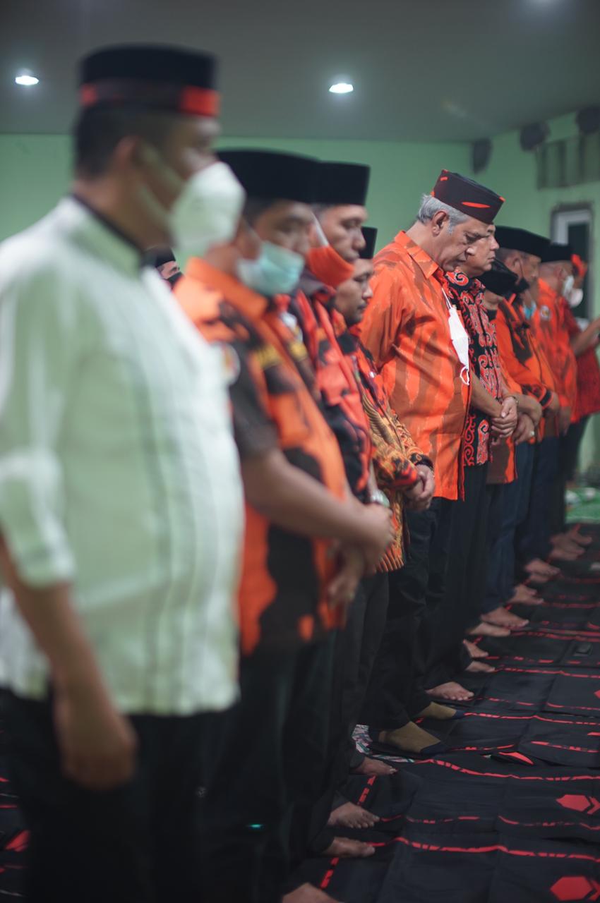 MPW PP Sumut Gelar Buka Puasa Bersama dan Bagikan Sejadah Anti Covid19, Kodrat Shah : Berbuatlah  Terbaik