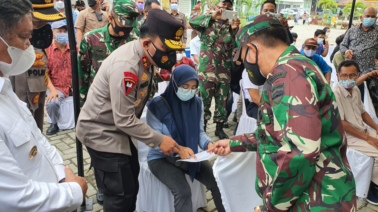 Kapoldasu dan Pangdam I/BB Cek Vaksinasi Bagi 530 Kaum Buruh