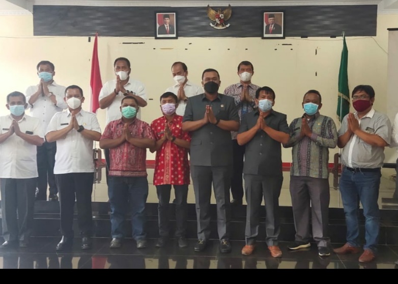 Pemkab Toba Akan Fasilitasi Pertikaian  Masyarakat Natumingka dan TPL