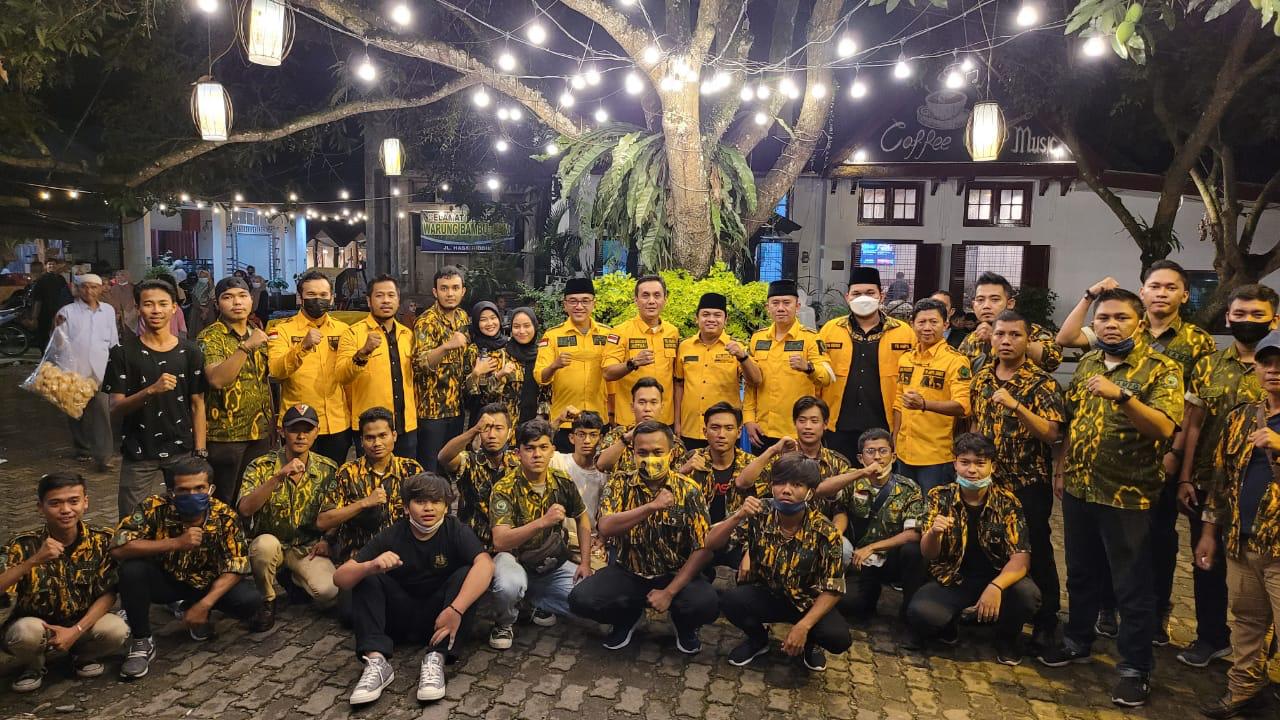 Berbagi Sembako dan Takjil di Kota Binjai, Ketua AMPG Sumut Dedi : Pemuda Berperan Dalam Kegiatan Sosial