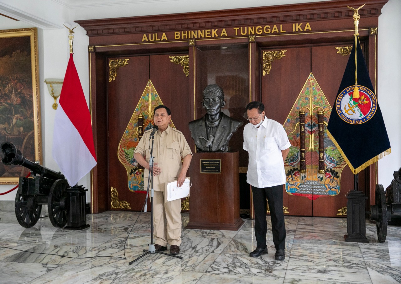 Menhan Prabowo Terima Bantuan dari PT Priamanaya Energy