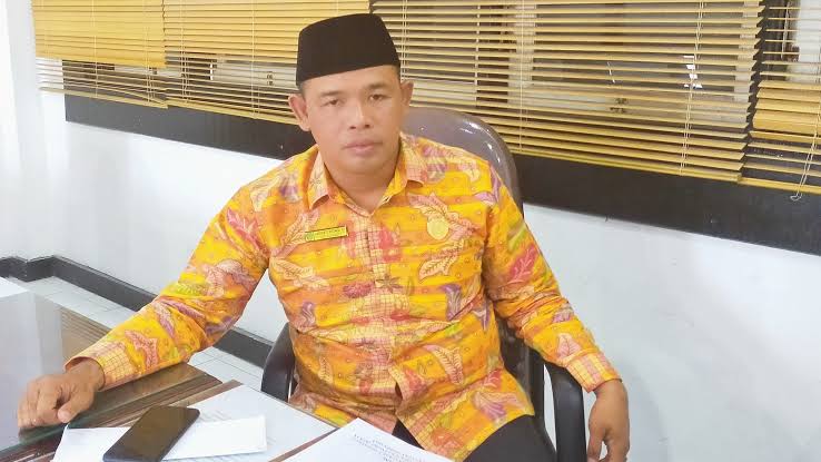 Paripurna Pengumuman Bupati Labuhanbatu Dinilai Bermasalah,Fraksi Golkar Walk Out