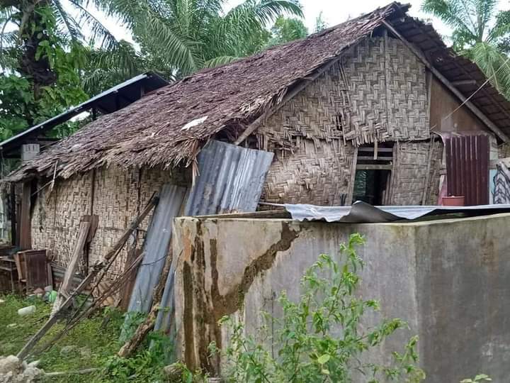 Miris!Guru Ngaji Kecamatan Bilah Hilir Tinggal di Gubuk Reot