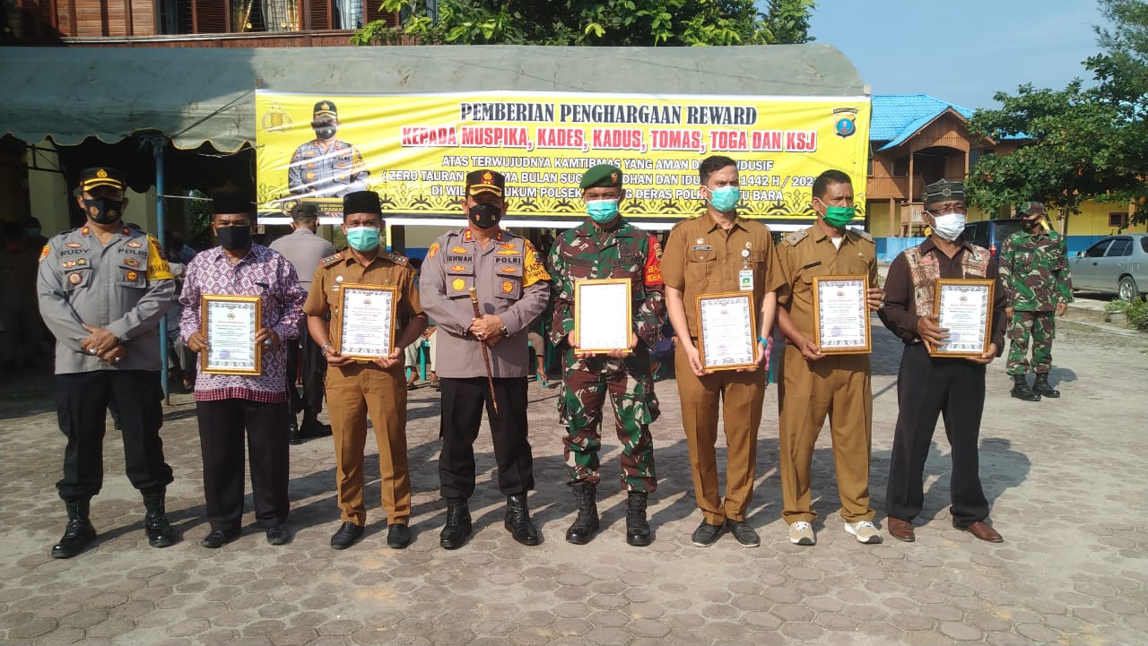 Pemberian Reward Muspika, Tomas dan Santunan Anak Yatim di Medang Deras