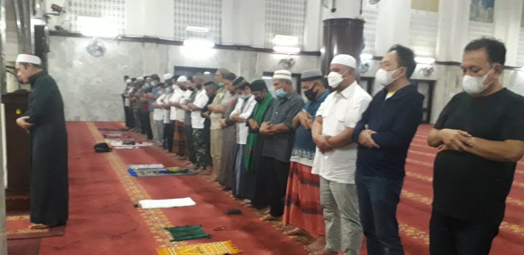 Shalat Gerhana Bulan di Masjid Agung Medan Khusyuk