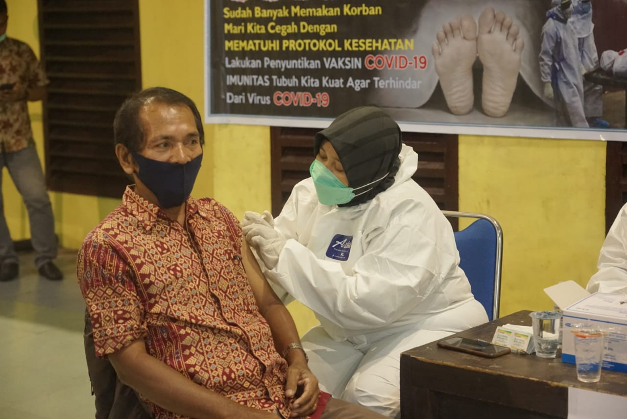 1000 Warga Lansia T.Tinggi di Suntik Vaksin Covid-19 Gratis