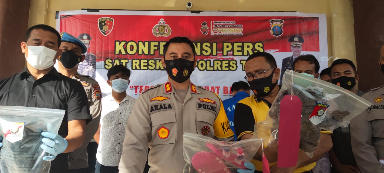 Polres Toba Gelar Press Release Kasus Pembunuhan Seorang Guru SD