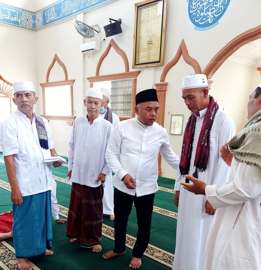 Andi Suhaimi Sholat Jumat di Masjid Al Huda, Alstadz Kahirul : Jaga Kamtibmas Jelang PSU Jilid II