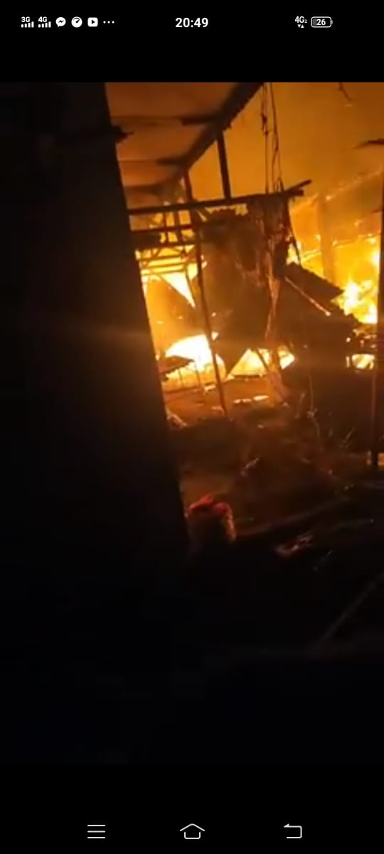 Puluhan Kios di Pasar Tradisional Kotapinang Hangus Terbakar