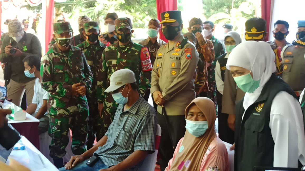 Kapolda Jatim Bersama Forkopimda Pantau Langsung Sebanyak 1.500 Orang di Vaksinasi