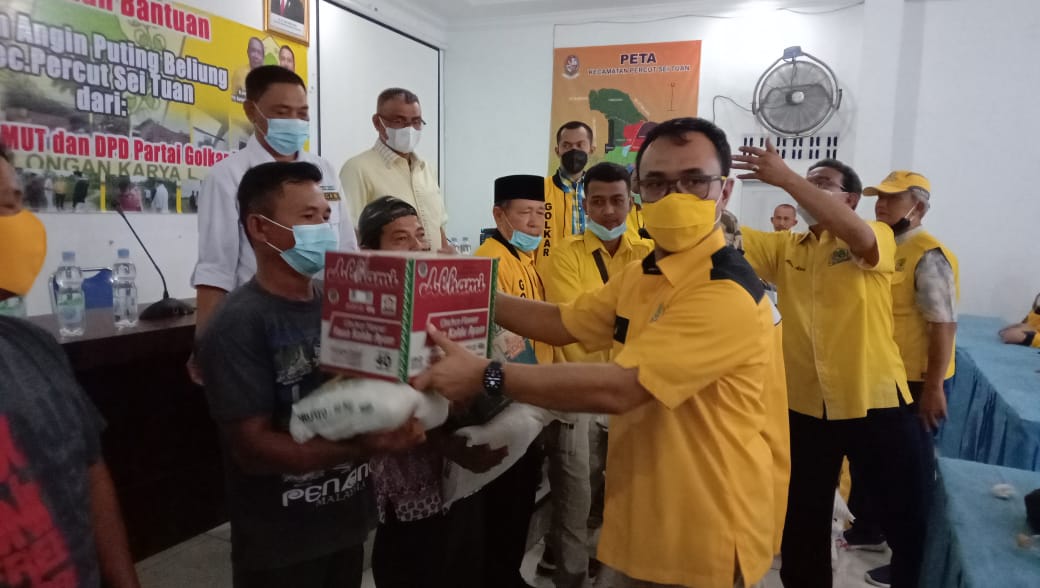 Peduli Masyarakat, Ijeck Bantu 30 Warga Korban Puting Beliung