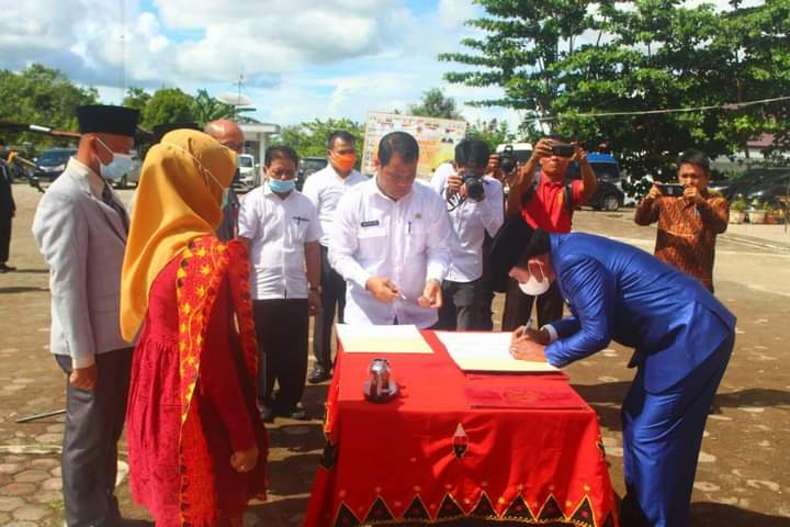 Bupati Nias Barat  Lantik Pejabat Eselon III DAN IV, Ini Pesannya