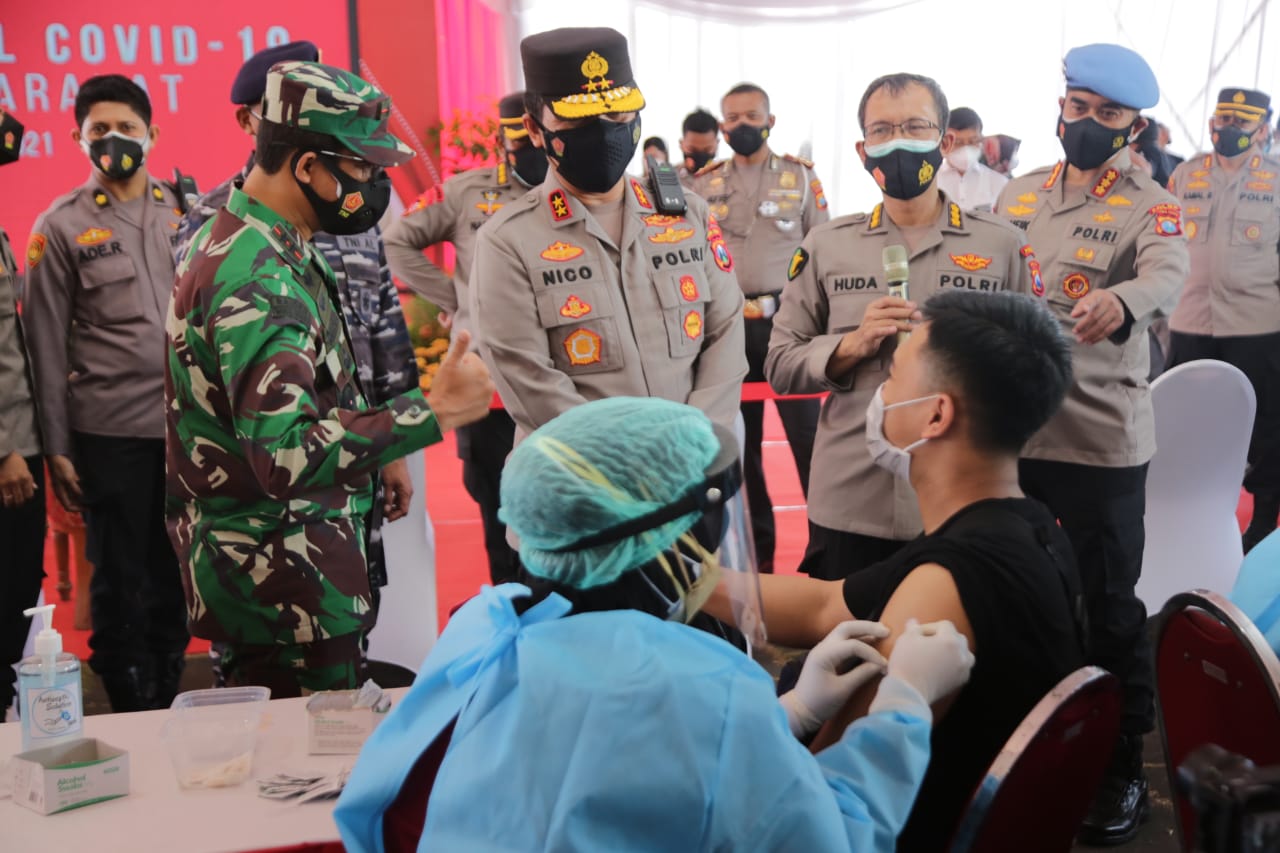 HUT Bhayangkara ke75 Tahun, Polda Jatim Serentak Lakukan Vaksin Massal