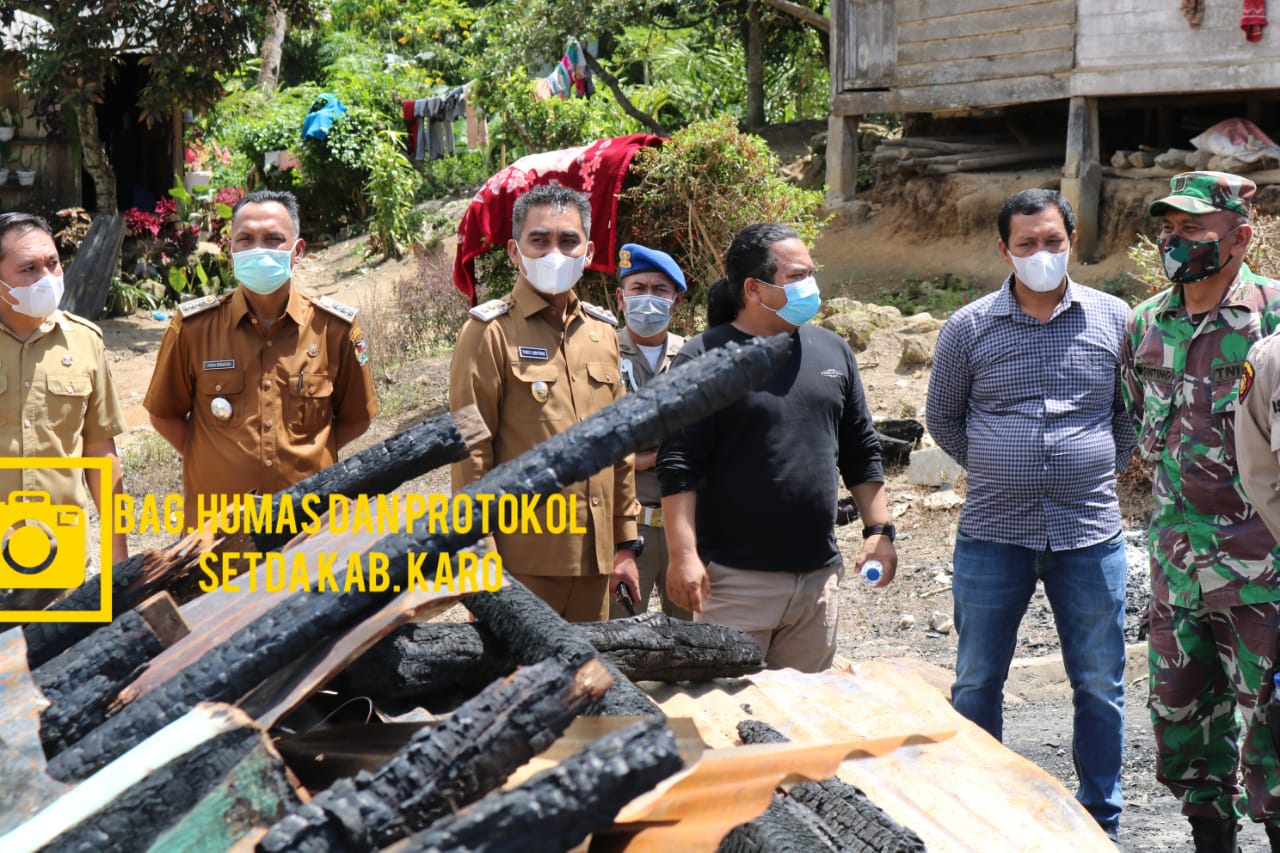 Wakil Bupati Karo serahkan bantuan bencana kebakaran Desa Ujung Deleng