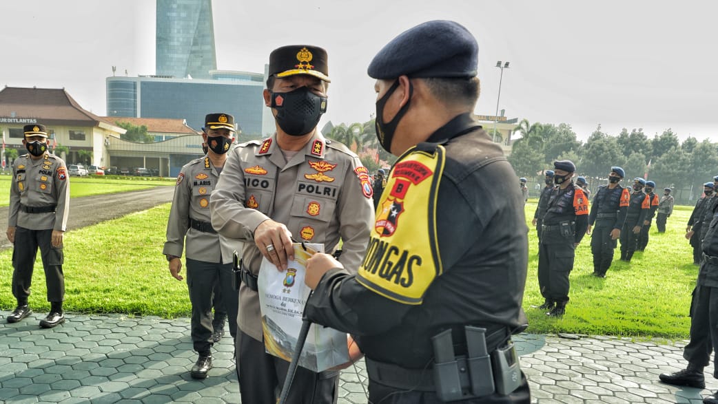 Kapolda Jatim: Luar Biasa, Personil Korps Brimob Polri Bantu Penanganan Covid-19