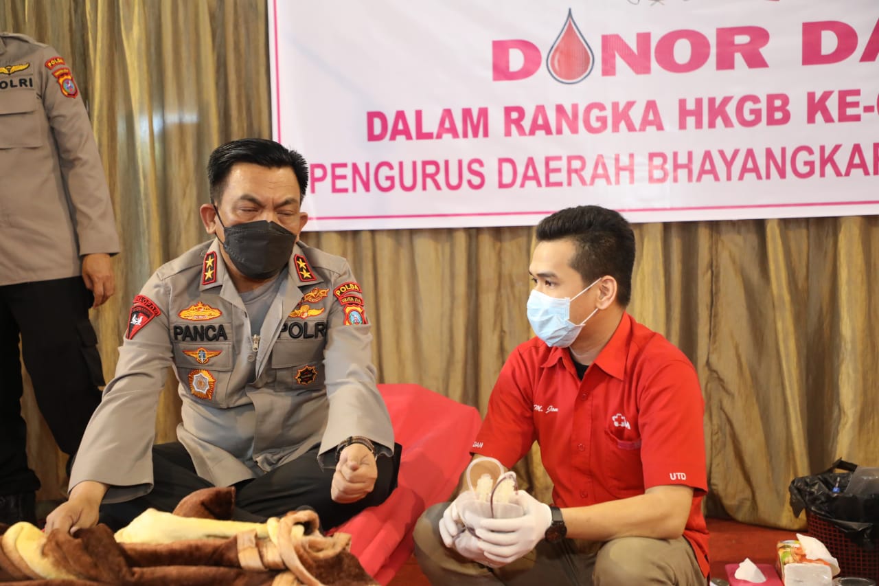HUT Bhayangkara ke 75, Kapolda Sumut Donor Darah