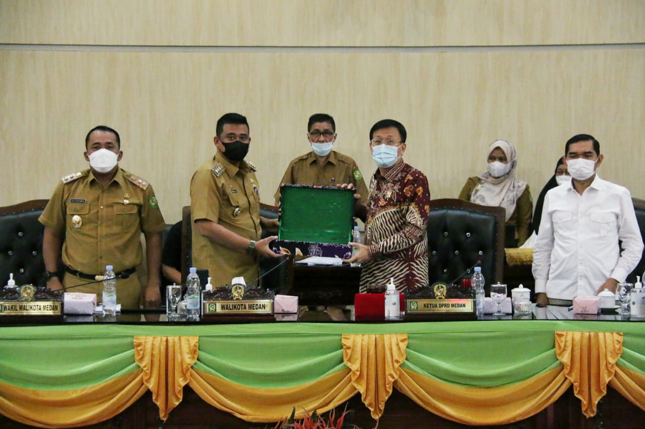 DPRD Kota Medan Setujui Ranperda Tentang Pertanggungjawaban  Pelaksanaan APBD TA 2020 Menjadi Perda Kota Medan
