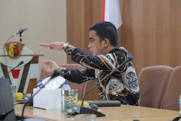 Wawako Solok Pimpin Rapat Pengelolaan Pasar Raya Solok