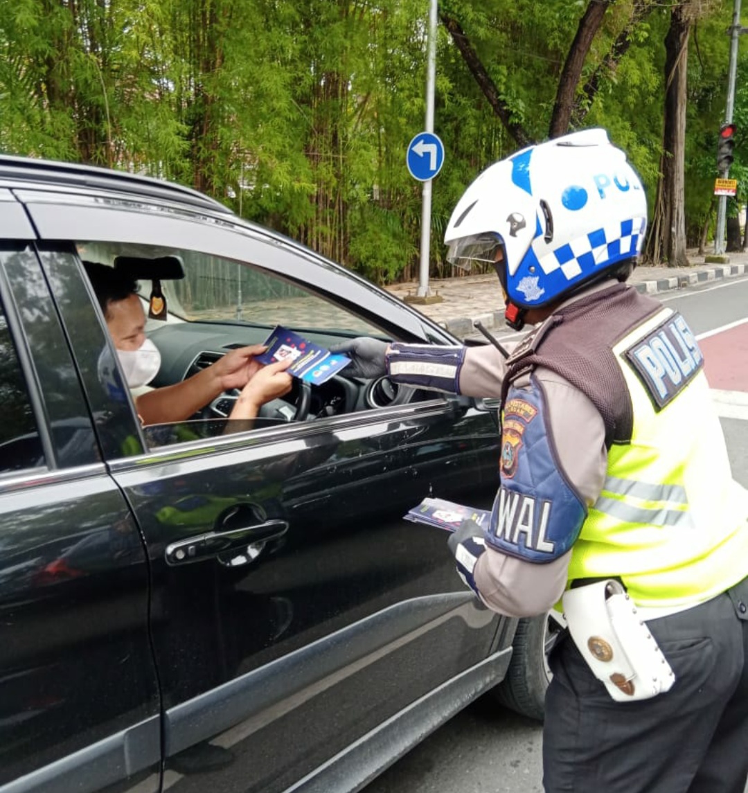 Ribuan Brosur Sosialisasi PPKM Darurat di Sebar