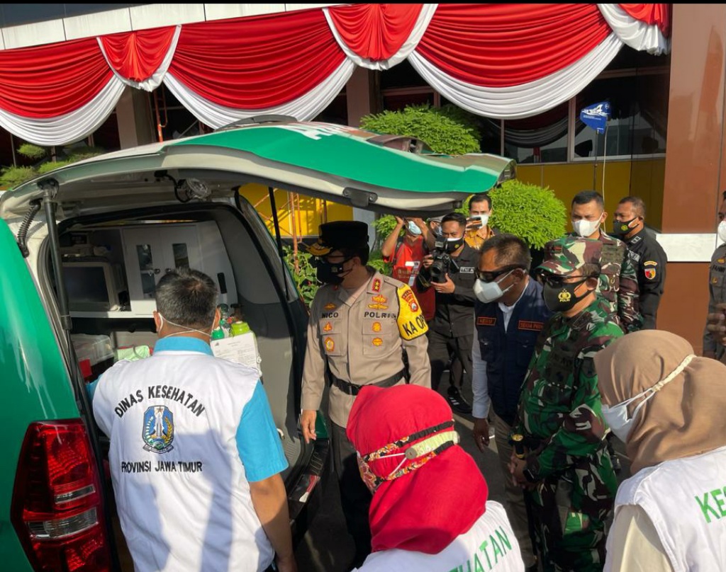 Puluhan Ambulance Vaksinasi Presisi Door To Door dilepas Forkopimda Di Polda Jatim