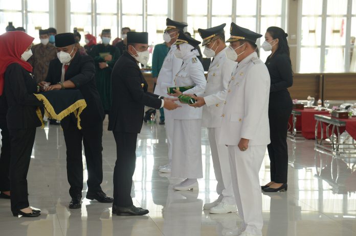 Gubsu Lantik Bupati Madina dan Bupati Labusel