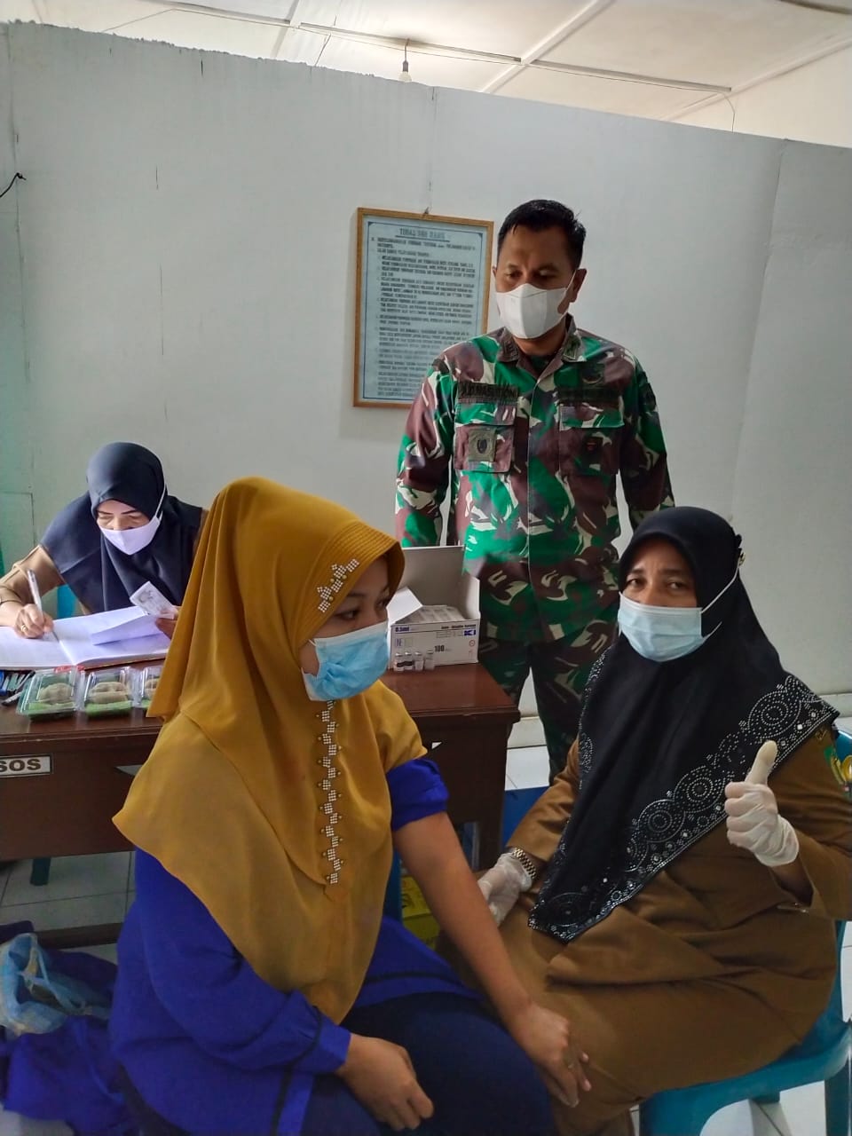 Koramil 10 Padang Tualang Laksanakan Vaksinasi Masal Total 500 Warga Di Suntik